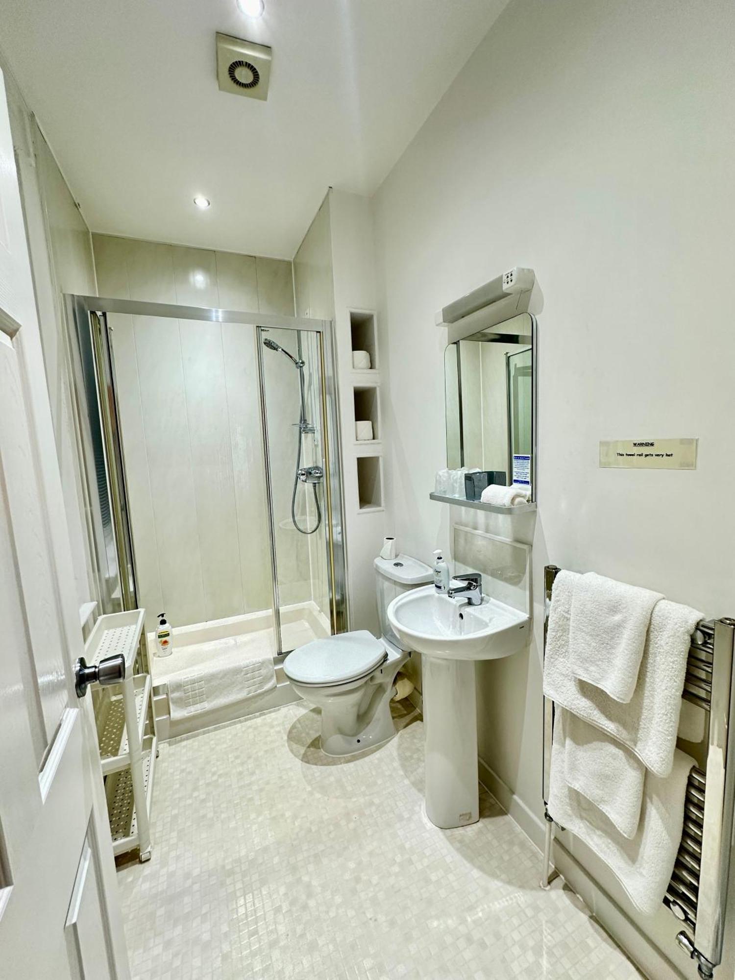 The Elbow Room Kirkcaldy Exteriér fotografie